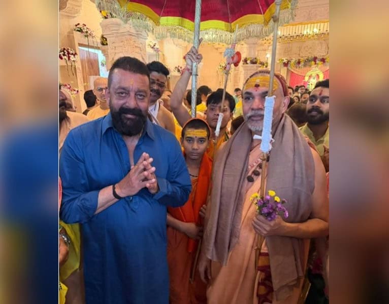 Sanjay Dutt Seeks Blessings From Shankaracharya Swami Avimukteshwaranand During Spiritual Meeting